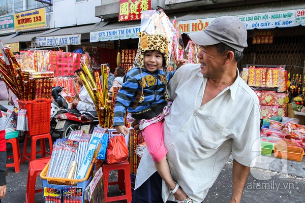 Những khuôn hình đậm chất Tết ở Sài Gòn 13